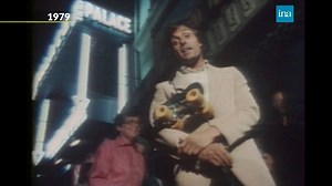 61K views · 715 reactions | SOIRÉE PATINS. À la fin des années 70, la mode américaine du roller disco débarque en France. Le Palace, célèbre boîte de nuit parisienne, crée des soirées dédiées aux danseurs-patineurs. Gérard Holtz est conquis ! | INA | Facebook