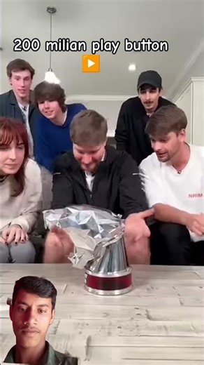 Unboxing My 200 Subscriber Milian Play Button ▶️