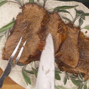 81K views · 128 reactions | The BEST Oven Roast Beef is tender, flavorful and perfect every time! Sunday roast has been a tradition in our family for years. We hope you love this classic recipe as much as we do. https://www.favfamilyrecipes.com/roast-beef/ | Favorite Family Recipes | Facebook