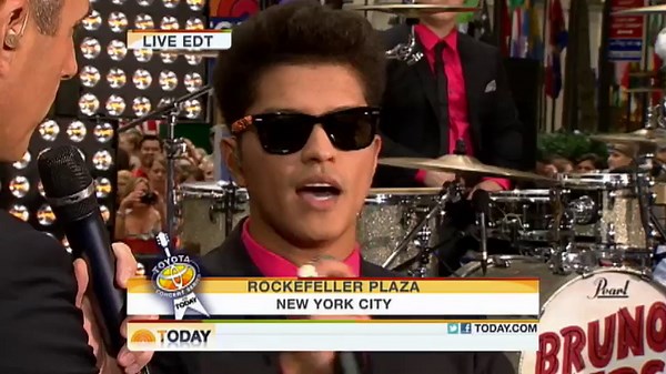Bruno Mars performs hit song ‘Runaway Baby’