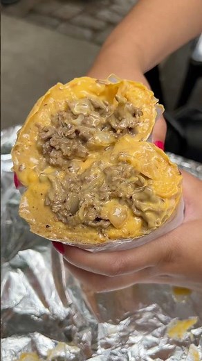 The mesmerizing sounds of the one and only CHEESESTEAK made at Fedoroff’s NYC! 🔥🤤💪 #DEVOURPOWER