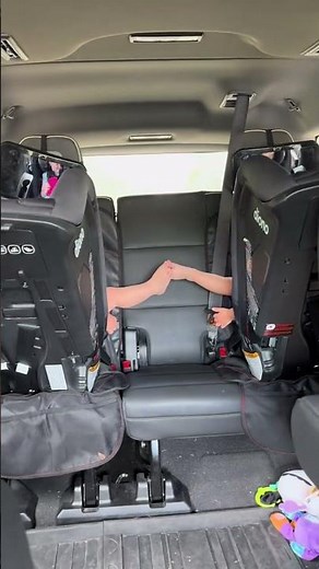 Playing footsies in the back 👣 #sistergoals #twins #triplets #carseats
