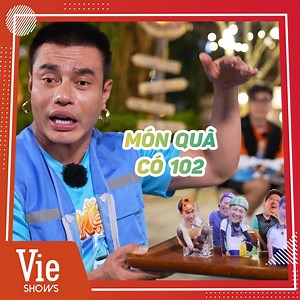 3.1M views · 98K reactions | Món quà của ảnh dễ thương, ảnh có tâm lắm luôn #VieNETWORK #2Ngay1Dem #HIEUTHUHAI #LeDuongBaoLam #NgoKienHuy © Nội dung được khai thác và bảo vệ bản quyền bởi VieNETWORK | VieShows | Facebook