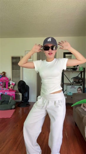 Baby hold me closer 😉