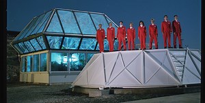 The Biosphere Experiment Sealed Eight People in An Isolated Environment for Two Years