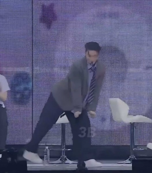 San dancing to Touch by Katseye #ateez #최산 #choisan #チェサン #trending #fypシ #fyp #산 #san #viral #에이티즈