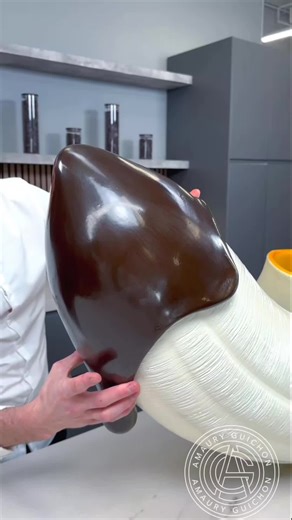 Chocolate Sculpture Techniques for Amazing Food Art