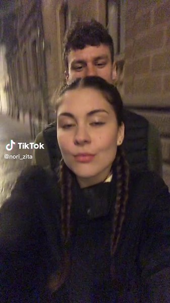 Trendy Couple Hug Videos: Sweet Gestures of Love