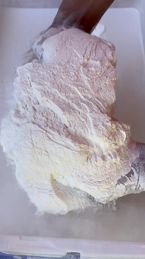 Checking in before I call it a night 😴 Enjoy 💕💕💕 #babypowder #dusty #oddlysatisfyingvideo #powderasmr