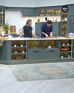 261K views · 3.6K reactions | سمير غطس بسدر المسخن المسقسق بزيت الزيتون وأكله كامل عالهوا https://roya.tv/program/171 | Roya Kitchen - مطبخ رؤيا | Facebook