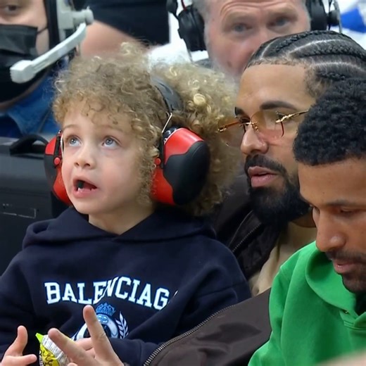 204K views · 4.2K reactions | Drake and his son Adonis courtside for Philadelphia 76ers -Toronto Raptors 梁 | NBA on ESPN | Facebook
