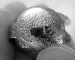 Microscopic chainmail for smart clothing