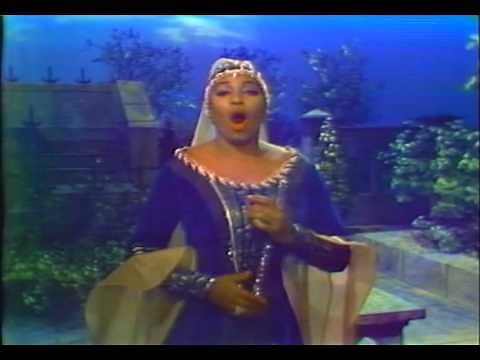 Leontyne Price sings "Tacea la notte placida"