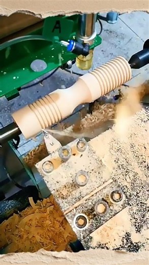 automatic wood feeding cnc wood lathe #shortvideo