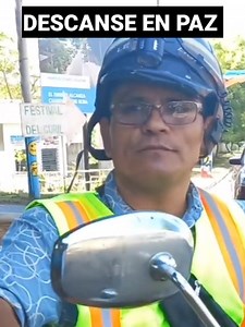 265K views · 3K reactions | Nos Unimos al dolor de la Familia de don Marcos que el día de ayer murió el y su esposa en un accidente en motocicleta, el se dedicaba a venden pan de una manera ingeniosa, video de don Adilio Martínez será velado hoy en cabos negros Jiquilisco. Mañana sería su cepelio. Video de Adilio Martínez | Puerto El Triunfo 360 - El Salvador | Facebook