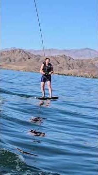 Jenny learning to Foilboard