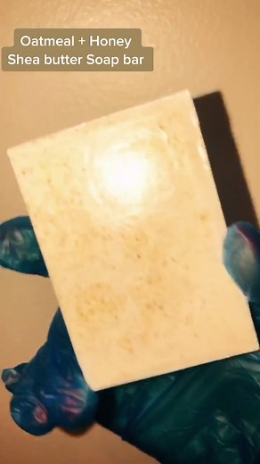 Oatmeal Honey Shea Soap Bar #soap #mumlife #oddlysatisfying #skincare #diysoap #sheabutter #skincarehacks #singing #homemade #foryoupage #viral