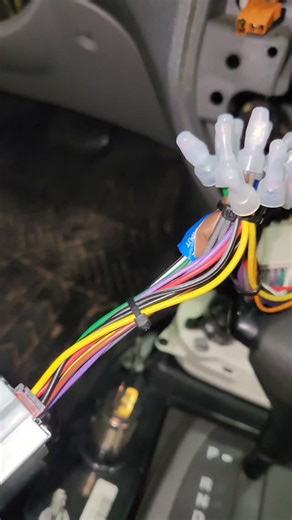 JP's Audio LLC Sharing Car Audio Knowledge 1 Video At A Time on Instagram: "The only thing I dont like about crimp caps is the cluster of caps at the to can get in the way when putting the radio in the dang other than that I love'em"