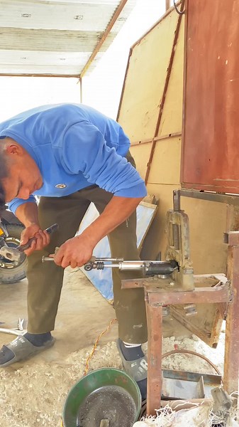 Back shock repair #jon simon motorcycle workshop #BRJ vlog#brjstyle🤟🏻😜