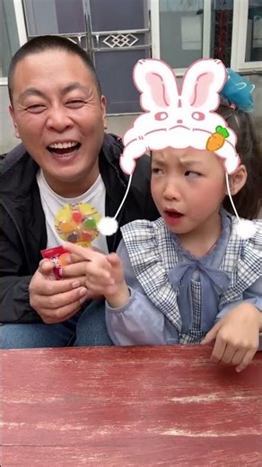 Father and daughter's happy time #funny #familyvideo #ChinaFunnyVideo
