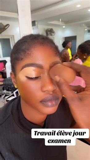 Formation de Maquillage: Guide Complet pour Artistes