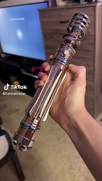 Princess Leia Lightsaber Review | Sofia's Crimson Dawn Sabers