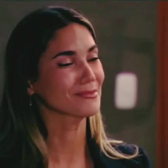Macarena se separó de Joel porque no aguantaba sus mentiras y después Macarena se fue de la casa y Joel se iba a ir de viaje para recuperar a Macarena pero después se encontró con una señora que él pensaba que le iba a ayudar para que viaje pero en total era una mentira y al final llegó a una guerra y después él murió porque le dispararon. #AFHS13 #americatelevisión🇵🇪