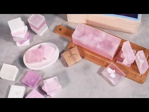Zelf zeep maken met ingesloten blokjes zeep iHobby