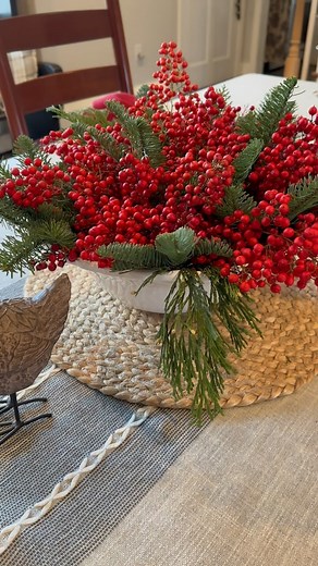 Nandina berry centerpiece - a perfectly simple and elegant design! Thanks to my super-talented SIL/ florist. Thanks Jen! #diy #floral #florist #holidaydecor #nandinadomestica #centerpiece | Life at the Nest