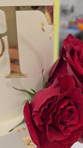 13K views · 491 reactions | Wedding cake! | Zaxaroplastisa Miranta's Cakes & Pretty Little Ideas | Facebook