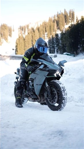 Worlds only Ninja H2 in Snow!! Slaying