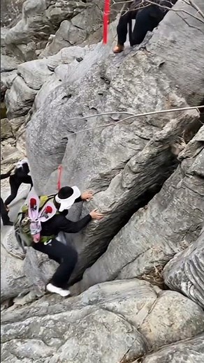 Terrifying Mountain Collapse Sends Climbers Plunging Down