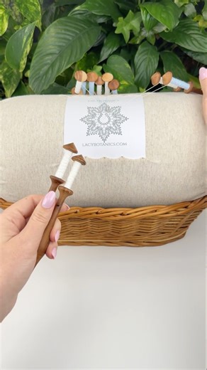 Part 4 • Let's make a bobbin lace snowflake together ❄️