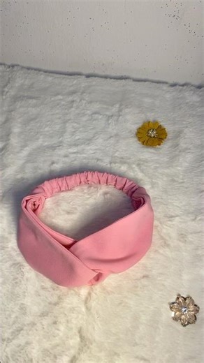 How to make a twisted headband with elastic.