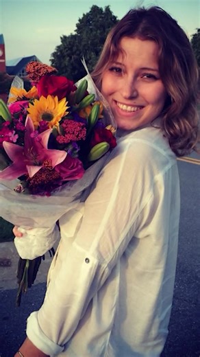 A US-Russian dual citizen was arrested in Russia on charges of treason for allegedly donating just $51 to a Ukrainian charity, her California employer said. Russia's Federal Security Service (FSB) said the detainee, a 33-year-old woman who lives in Los Angeles, was arrested in the Russian city of Yekaterinburg for
