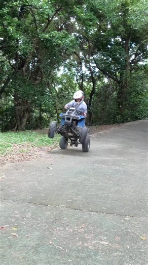 On sale now ! Shop 👉 anchorlineaustralia.com #kidssunshirt #sunsmart #quadbikes