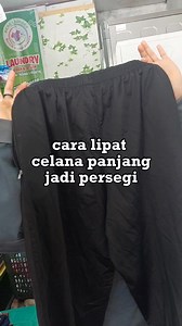 cara lipat celana panjang jadi persegi ala bebelaundry #caralipatcelanapanjang #tipslaundry #laundrybukittinggi #laundryexpress | Bebe Laundry