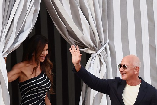 How many children does Jeff Bezos have? Everyone in Bezos and Sánchez's blended family