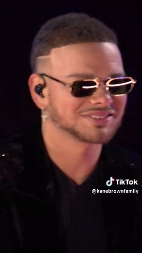 Mentally I’m watching @Kane Brown and @KatelynBrown perform #BodyTalk live for the first time on NYE last year ❤️‍🔥