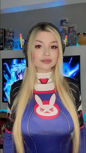 Happy Halloween with my Dva Cosplay 💕