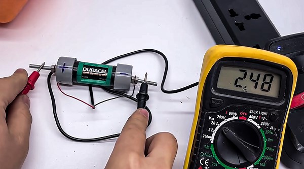 Restore Old AA Batteries Like New With This Hack