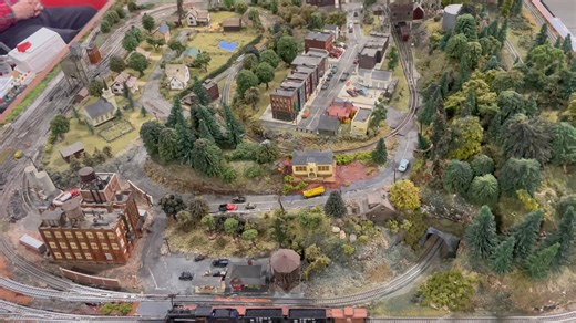77K views · 2.5K reactions | Check out this Z-Scale train at the Asheville Train Show! #ashevilletrainshow #modeltrainstuff #zscale | M.B. Klein Inc. / modeltrainstuff.com | Facebook
