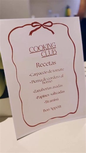 Mamipulpo (Nicole Rizik) on Instagram: "A veces lo que hace especial un plato no es la receta, sino el momento que se crea alrededor. En el cooking club lo confirmé: con las herramientas correctas, la cocina se vuelve un espacio de disfrute, de risas, de pausa. Por eso me encantó este set de cuchillos de @sirena —no solo por lo completo, sino porque me recuerdan que hasta los utensilios pueden tener historia. ✨ 📅 Hasta el 15 de noviembre, puedes acumular stickers en cada compra y llevarte los t