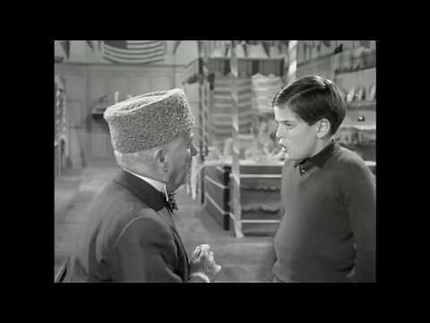 Charlie Chaplin and his son Michael - A King in New York (clip)