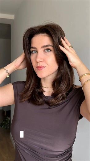 Looking for elegant clip-in extensions that perfectly match your own natural hair? Discover Foxy Locks' 100% human Remy hair 💆‍♀️✨ | Official Foxy Locks Extensions