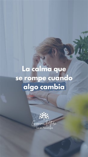 Gianina Vittore Psicóloga on Instagram: "¿Paz… o control? Cuando todo sale como esperás, cuando nadie se mueve de lugar, cuando el plan se cumple, es fácil sentirte tranquila. El problema aparece cuando algo cambia. Y ahí la calma desaparece. No porque seas inestable. Sino porque tu seguridad estaba puesta afuera. La verdadera firmeza no se construye evitando la incertidumbre, sino aprendiendo a quedarte ahí sin huir, sin forzar, sin controlarlo todo. Eso también es un proceso. Y no es cómodo. �