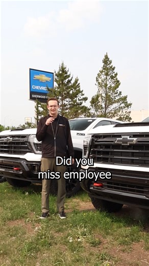 Right now at Sherwood Park Chevrolet, you can get behind the wheel of a 2024 or 2025 Silverado HD Crew Cab — with employee pricing available for a limited time! 💥🛻 These trucks are built for big jobs, big adventures, and big crews: 👊 2500 & 3500 HD models 💪 6.6L Gas or Duramax Diesel power 🧰 Massive towing & hauling capability 👨‍👩‍👧‍👦 Spacious crew cab comfort If you’ve been waiting for the best deal on a heavy-duty Silverado Crew Cab, this is it. But hurry — offers like this don’t stic