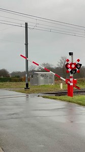 Hamont → Antwerpen-Centraal IC 4332 mit der HLE 27 (2708) #Trainspotting #Trains #Traintraffic #trainsworldwide #Bahn #Railways #Railway #Train #Zug #Züge #Eisenbahn | Tammy Company