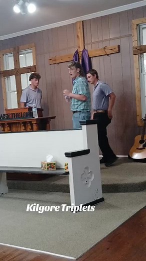 Kilgore Triplets: Inspiring Singing Performance