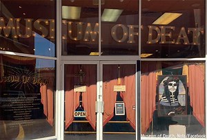 気絶や嘔吐する来場者が続出。死を学ぶための施設「死の博物館」 | カラパイア